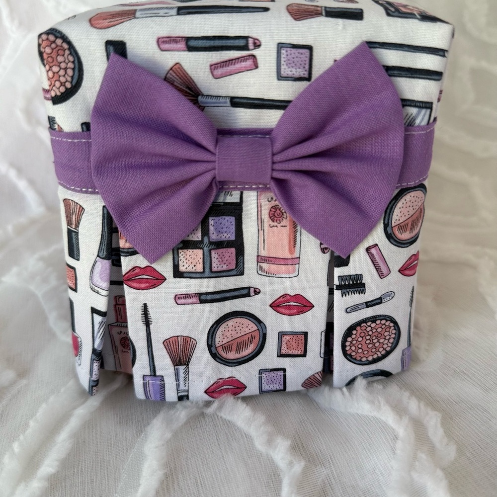 Purple Bow Makeup Print Tissue Box Cover - Picture 4 of 4